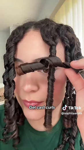 Long-lasting Gel Cast Curls: Tips and Tricks for Curly Hair