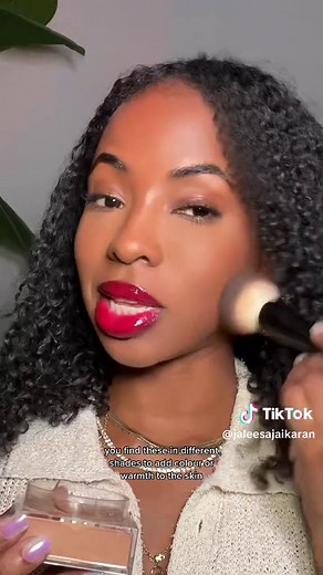 Setting vs Finishing Powder: Understanding the Key Differences