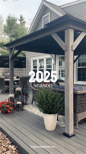 2025, what a year ✨ From backyard makeovers to cozy holiday moments — a look back at all the beautiful outdoor spaces our creators brought to life. Gazebos, pergolas, outdoor kitchens, fire pits, fireplaces, poolside setups, and festive décor —so many ways to elevate everyday outdoor living 🤍 Which space was your favorite this year? 👀👇 #sunjoylife #sunjoycanada #2025recap #outdoorliving #BackyardInspo #homedecor #HomeUpgrade #LifestyleOutdoors | Sunjoy Life