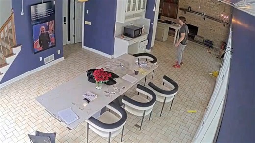 After James Drake gets baited into saying cunny, he gets mad at Letty for making him say it #fishtanklive