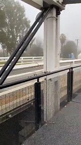 Lloyd Polkinghorne from the Koondrook Barham Bridge Newspaper was at the Bridge this morning to see how border checks where being conducted. Thank you for letting us share this video Llyod and make sure you check out The Bridge Newspaper on Facebook https://www.facebook.com/The-Bridge-Newspaper-1053830341390903/ | ABC Central Victoria