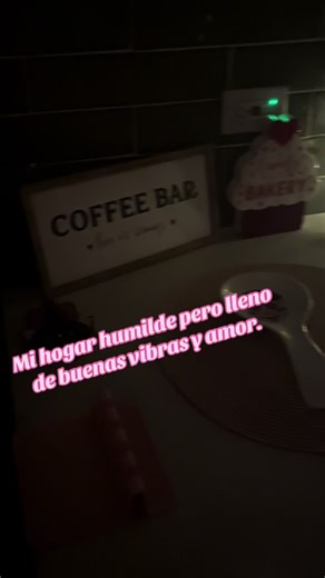 #hogar #mylife #valentines #season #amor I don’t want to remove anything from my kitchen. I am obsessed with anything hearts and bows💖🎀