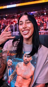 Mami's in Miami ⛱️ @rhearipley_wwe is here to rep @alexvolkanovski at #UFC314 ahead of #Wrestlemania41 | UFC