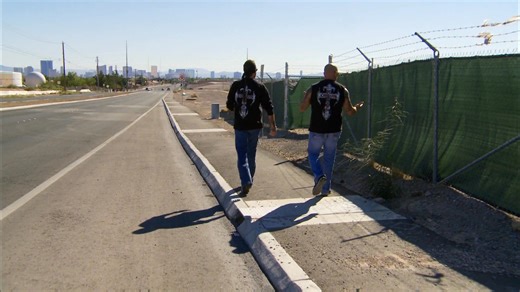 Kevin takes Danny to a car lot to find some quick flips. #CountingCars | Counting Cars