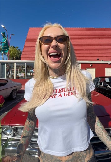 When @Kahli attends a car show….