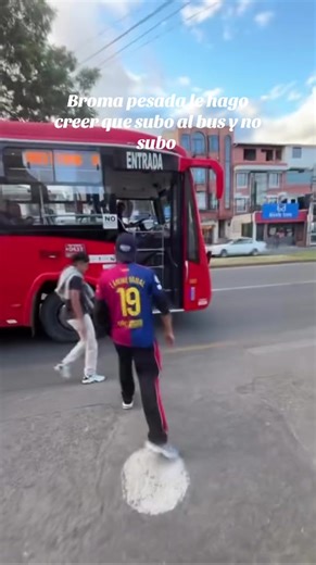 Broma Pesada: Creyendo Que Subo al Bus