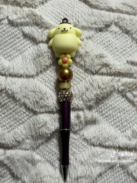 Beaded Pens🩷 HELLO KITTY LOVERS🐱🤍🩷 #creatorsearchinsights #smallbusiness #beadedpens #fypシ゚viral #hellokitty #fyp