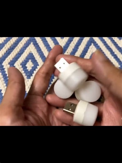 USB Light 5V 1W LED Reading Lamp — универсальная USB-лампа для компьютера, power-банка и других USB-портов. 💡 Мягкий свет без мерцания — защищает глаза при чтении 🔌 Питание 5V через USB — работает от компьютера, зарядки или power-банка 📚 Идеально для чтения, работы и ночника 📖 Компактная и портативная — легко взять с собой 🌙 Низкое потребление — всего 1 W — экономичная и практичная