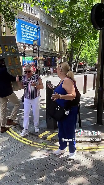 Box falling down #comedy #funny #prank #foryou #usa