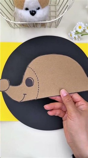 DIY Fall Leaf Art with Kids! Easy Autumn Craft #LeafArt #KidsDIY #Preschool