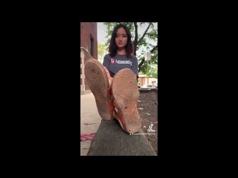 Tickling College Girl’s Cute Feet!
