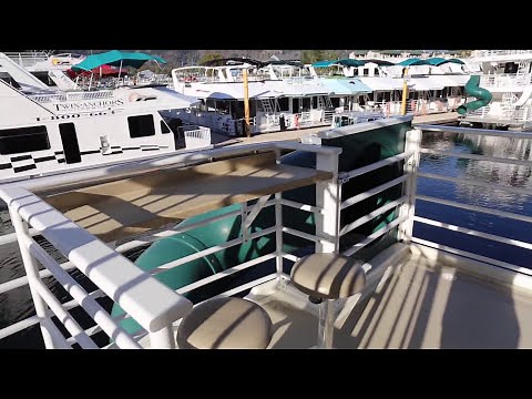Twin Anchors Houseboat Vacations Tour: Shuswap Lake in British Columbia