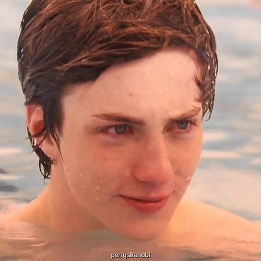 Robbie Jennings in Angus, Thongs and Perfect Snogging Scenes
