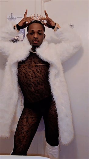 King-Multiverse👑 on Instagram: "It's the kings day 🥳🎉🎂❤️"