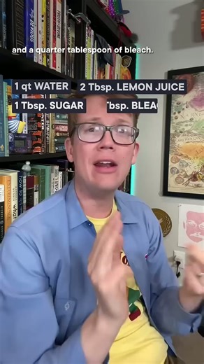 What’s in those flower food packets? #shorts #science #SciShow