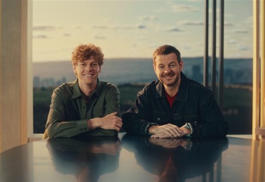 Fastweb   Vodafone | on air il nuovo spot semplicità per le persone