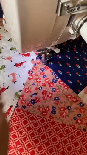 8.9K views · 104 reactions | Motion free quilting 朗 | Everything Quilting | Facebook