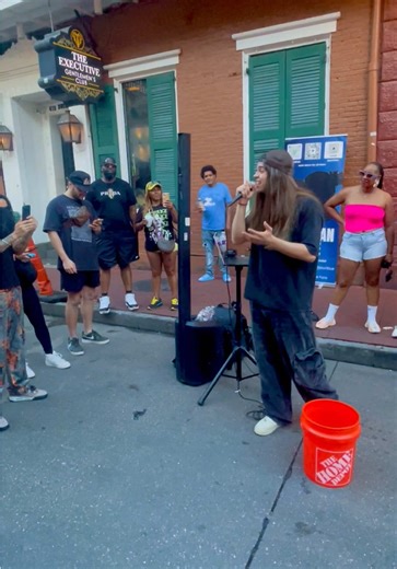 Exploring Bourbon Street Street Performers in NOLA