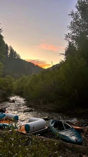 Laura’s Wandering on Instagram: "One just needs to be lounging on a floating Mesa Dock while the kids paddle and the sun sets @driftsun 🙌🏼 #thegreatoutdoors #driftsun"