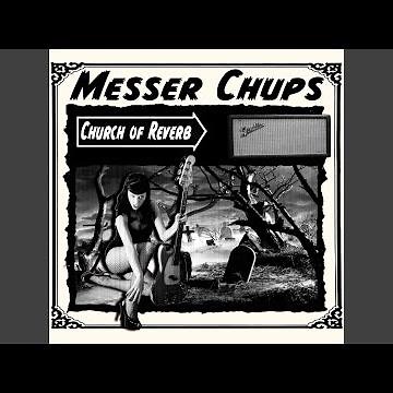 Dracula Hates Photoshoots