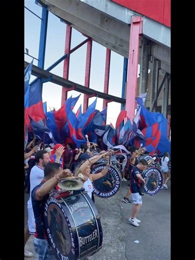 Hechizado y encantado por ti ! #sanlorenzodealmagro #casla #lospalmeras #embrujo #cuervos #locura