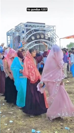 Rajesh rathore lili pili odhani 😱 VK bhuriya Rahul bhuriya #short #shortvideo #viral #youtubeshorts