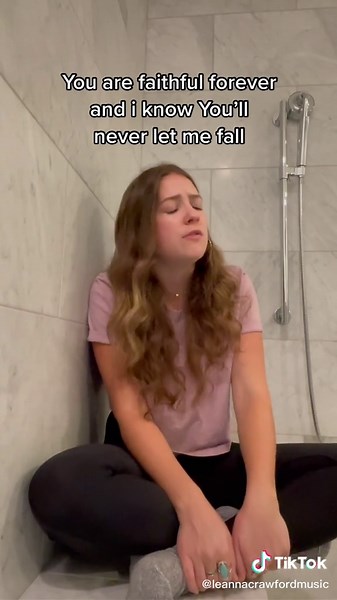 Leanna Crawford on TikTok