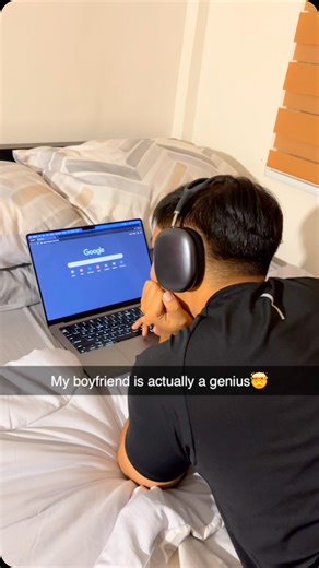 Emyl on Instagram: "Don’t sleep on Whop Clipping👇 It’s INSANELY simple… We’re living in the creator economy, and creators NEED clips That’s why top names like Drake, Sketch, and TJR are paying people to clip their content 💰 And the best part? ANYONE can start with just a phone Here’s how to get started: 1️⃣ Go to Whop 2️⃣ Pick a creator to clip for 3️⃣ Post clips on social media 4️⃣ Get PAID directly from the creator That’s it… No experience needed. No upfront cost. Want the full guide? Follow