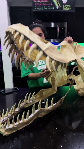 More progress on the Prehistoric party decor we are creating 🦴🦕 #dinosaur #diy #jurassicpark #jurassicworld