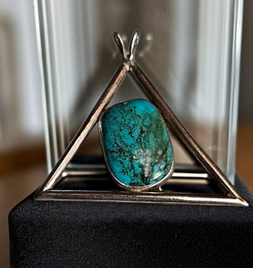 Bisbee Mine Turquoise " Rarest of All Turquoise" Cab Set in 925 Sterling Silver Triangle Cab Setting. - Etsy