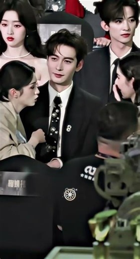 Zhou Ye is a chatty social butterfly with wang yuwen and chen xingxu #TencentAllStarNight2025