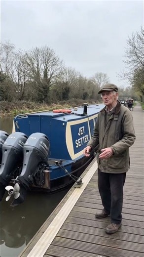 A 750HP narrowboat #canalboat #canal #british #boat #narrowboat