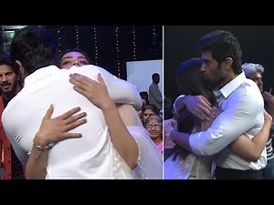 Vijay Deverakonda Tight Hug To Rashmika Mandanna @ Sita Ramam Event | Manastars