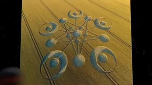 UFO and Crop Circles 😱😱😱 | UFOs, Ovni, Alien Sightings