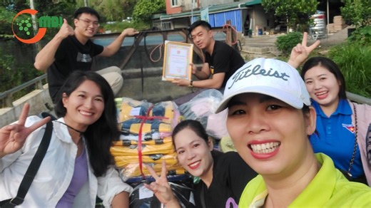 🎉 BỘ NHÂN DIỆN THƯƠNG HIỆU MỚI CỦA MDI ĐÃ RA MẮT! 🎉 Sau nhiều thời gian tinh chỉnh mỗi chi tiết, hôm nay MDI Chemical rất vui được giới thiệu bộ logo mới—một biểu tượng chứa đựng toàn bộ triết lý, cam kết và tầm nhìn của chúng tôi dành cho doanh nghiệp Việt Nam 🤝 🔑 CHIẾC CHÌA KHÓA MỞ LỐI ĐẾN CÔNG NGHỆ TOÀN CẦU Logo được thiết kế theo hình dáng chìa khóa đang mở, với đường cong đỏ tạo thành tay cầm: ▪️ Nó tượng trưng cho tư duy mở, thị trường mở và triết lý "Mở rộng không giới hạn" của chúng 