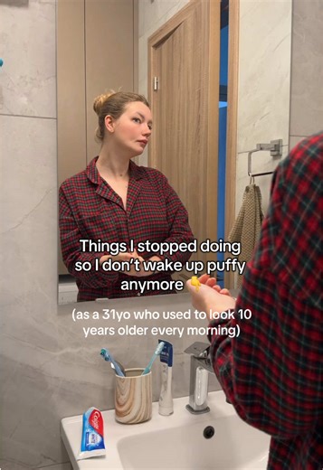 1. No salty food after 6 PM Your body literally holds onto water overnight. Chips, sauces, pickles - all of it hits different when you eat it late. 2. In bed by 10–11 PM, 7–8 hours minimum Bad sleep = cortisol spike = hello, puffy face. This one rule changed my mornings more than anything else. 3. Move your body throughout the day Not the gym - just don’t sit still for 6 hours straight. Walk, stretch, take the stairs. Lymph doesn’t move itself. 4. Drink water BEFORE you’re thirsty Dehydration ma