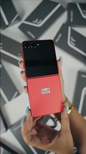 🚨 NEW Galaxy Z Flip7 First Look – Is This the BEST Flip Phone Yet?!