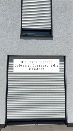 Team Weiß oder Team Anthrazit? 🤍🖤 #jalousie #hausbau #fassade