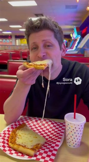 Cast Sama Goes To Chuck E Cheese's At 1:25 In The Morning