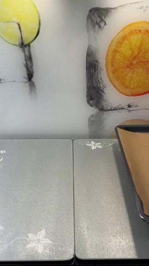 839K views · 5.3K reactions | Blätterteigdessert mit Quark und Pfirsiche Zutaten: Blätterteig 2 Packungen Quark 500 g Zucker nach Geschmack Vanillin Zucker 1 Päckchen Speisestärke 2 Esslöffel Pfirsiche Backzeit ungefähr 30 Minuten bei 180 Grad ( ich empfehle trotzdem nachzugucken, weil alle verschiedene Backofen haben ) Guten Appetit  #rezepte #рецепты | Катенька | Facebook