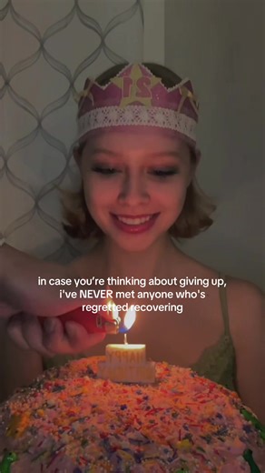 one bite at a time, keep going 💗 no food will ever hurt you as much as your ed will!!! #mentalhealth #hopecore #healing #recovery #recoveryispossible