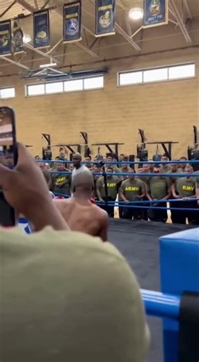 US Military Boxing Fight Inside Training Hall 🥊🇺🇸 #army #military #usarmy #usa #ufc #boxing