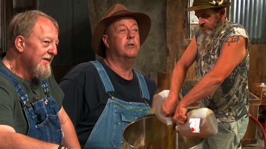 1.3K views · 29 reactions | Today the #moonshiners are tasked with making ‘Applejack’, a classic American #liquor. First off, they start with the unique process of making their mash, which they will go on to freeze and ferment. Watch full episodes on discovery+: https://bit.ly/3HfHr6e | Love Science | Facebook