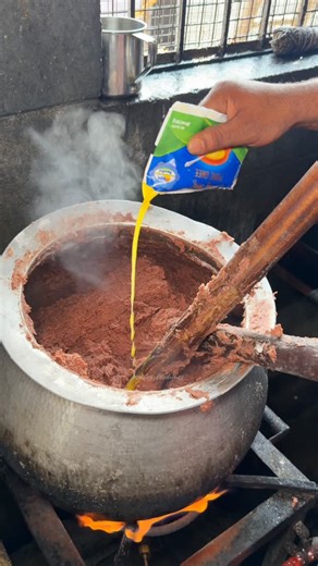 🔥 Foodies, assemble! 🔥 Craving authentic Mandya pakka naati style non-veg? 😋🍖 Head to Patel Hotel Beegara Oota for a feast you won’t forget! 🤤 🍛 Mutton Oota 🍗 Chicken Oota 🥩 Kaima Oota 🍲 Boti Oota 🐔 Naati Koli Oota ⭐ Crowd-spl Beegara Oota 📍 Kiragandhur Gate, Old Bangalore–Mysore Road 📞 99640 76856 Pure village vibes. Unlimited satisfaction. Go hungry, leave happy! 😍🔥 #NaatiStyle #MandyaFood #ootalove | smiley_foodvines