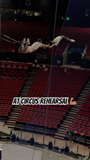 At Circus Rehearsal 💪🏽 #flyingtrapeze #circus #gymnast #acrobatics #aerial #цирк #трюки #flip