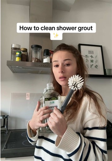 Nothing suspicious here just a normal tutorial | Cleaning Grout