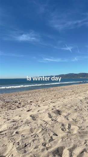 Winter Beach Outfits: Uggs and Hoodies for Comfort