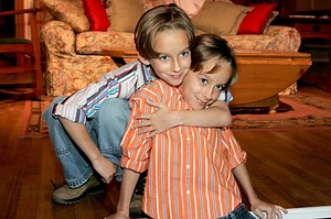 "Everybody Loves Raymond" Child Star Sawyer Sweeten Dies At 19