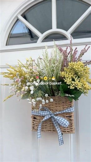 Let’s create a spring door basket! 🐣🌷🩷🌼✨