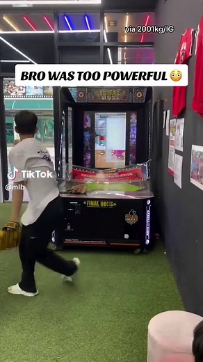 machine was more damaged than my confidence level when i got to middle school 🎥: 2001kg/IG #baseball #fans #funny #omg